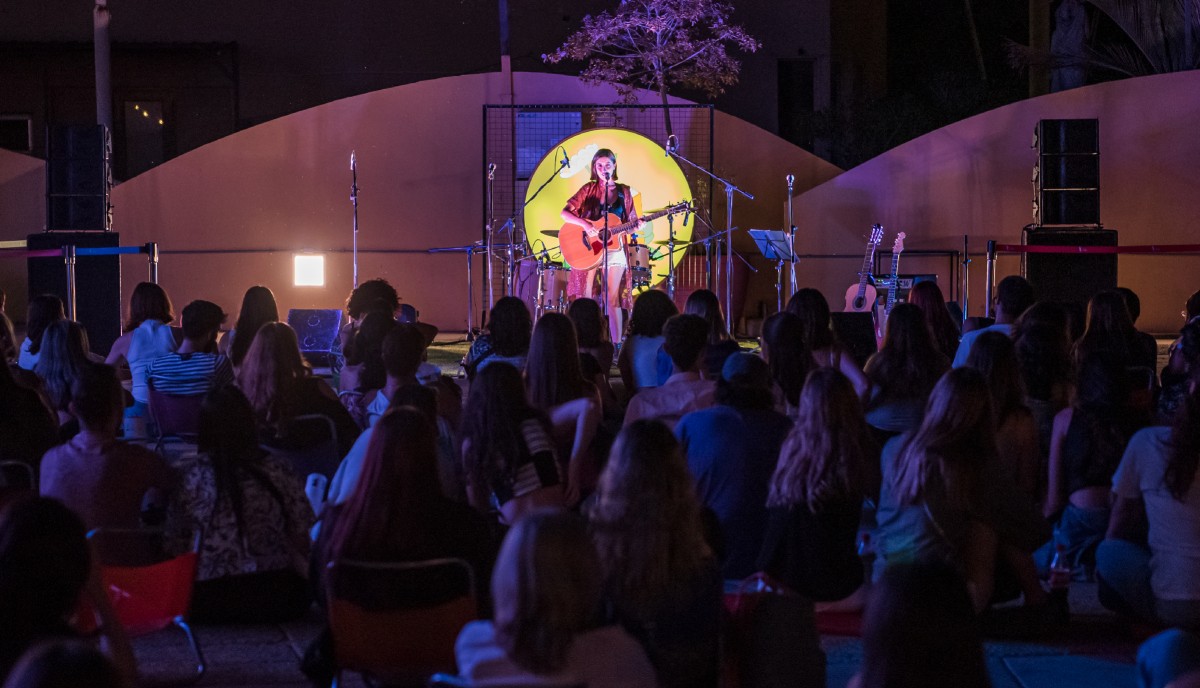  CANCIONES SON AMORES LLEGA AL RECOLETA 