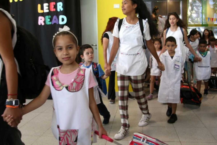 LA OLA DE CALOR LLEGÓ A LAS ESCUELAS