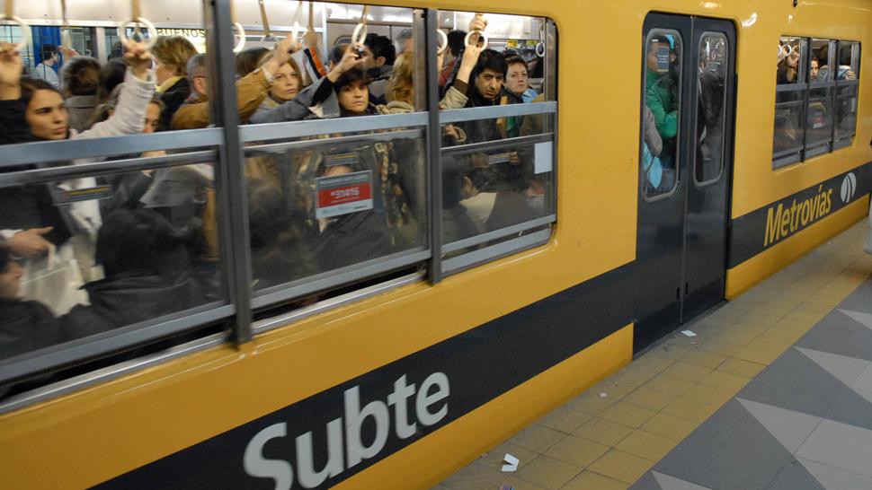 PIDEN RE ESTATIZAR EL SUBTE Y EL PRE METRO EN LA CIUDAD