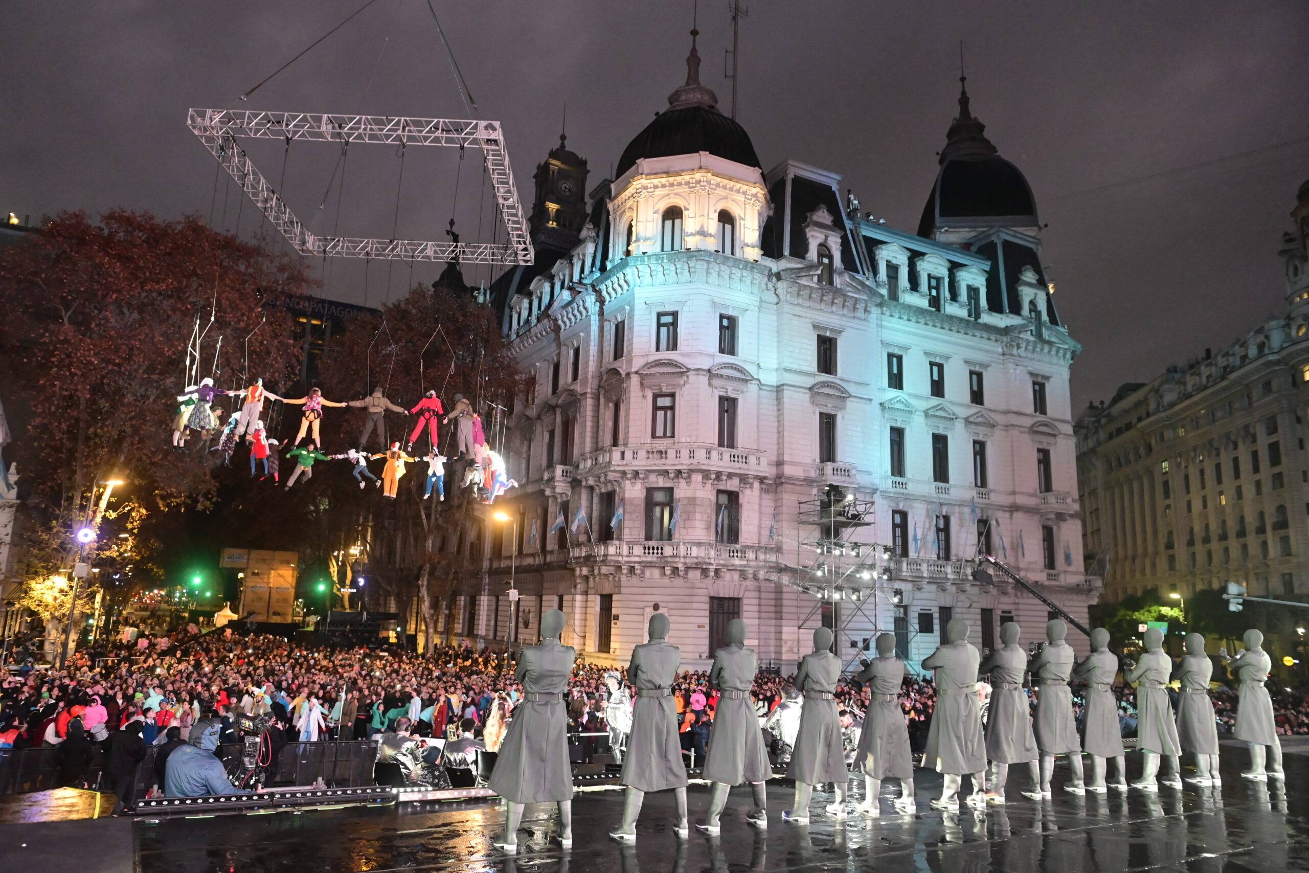 MILES PERSONAS CELEBRARON EL DÍA DE LA INDEPENDENCIA