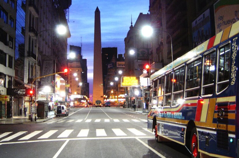 EL PARO DE COLECTIVOS RIGE DESDE HOY A LAS 16 HS.