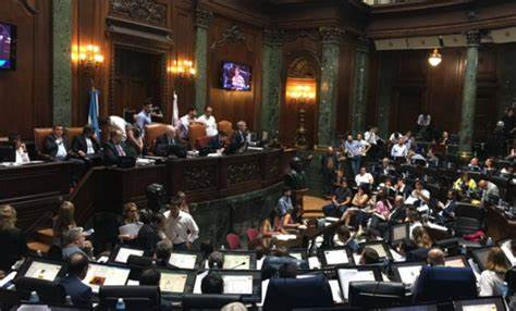 HOY DEBATEN LOS CANDIDATOS A LEGISLADORES PORTEÑOS