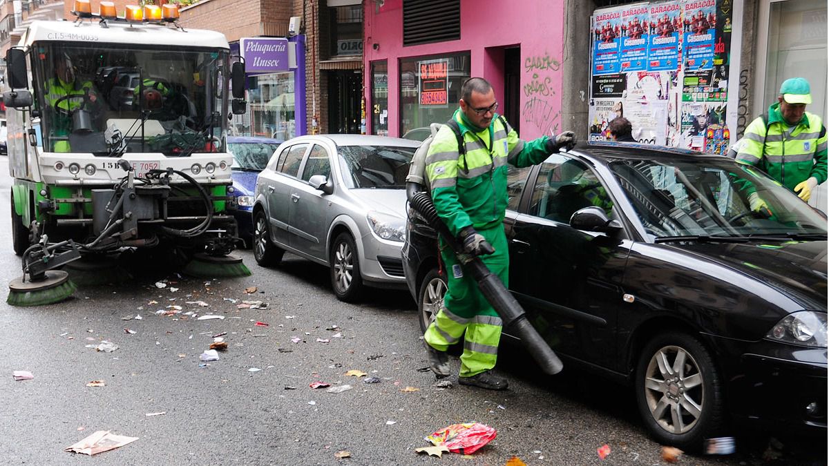 CONTINÚAN LOS OPERATIVOS DE LIMPIEZA INTENSIVOS EN ZONAS DE ALTO TRANSITO