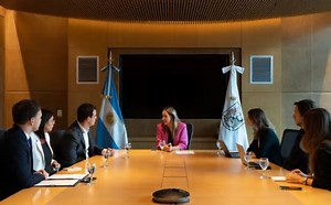 CLARA MUZZIO SE REUNIÓ CON LA DELEGACIÓN DEL C40