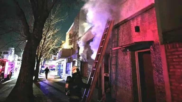 INCENDIO Y UN MUERTO EN VILLA URQUIZA