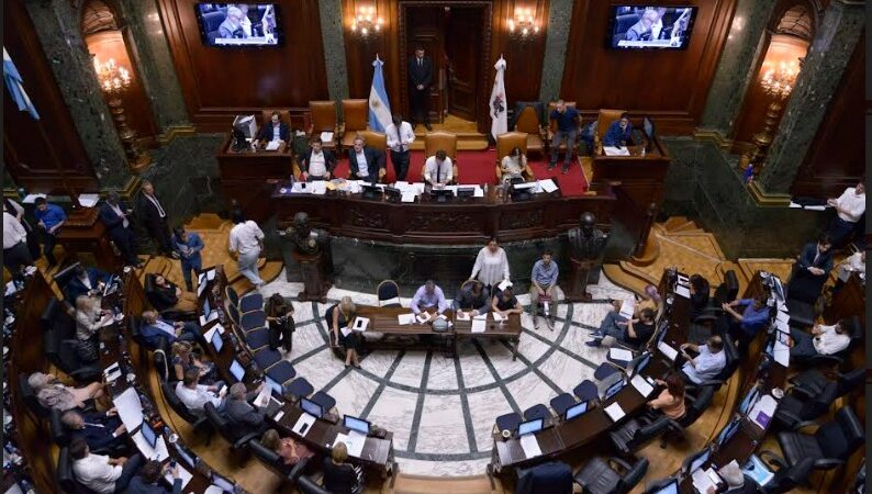 LA LEGISLATURA NO APROBÓ LA ELIMINACIÓN DEL IMPUESTO A LAS TARJETAS