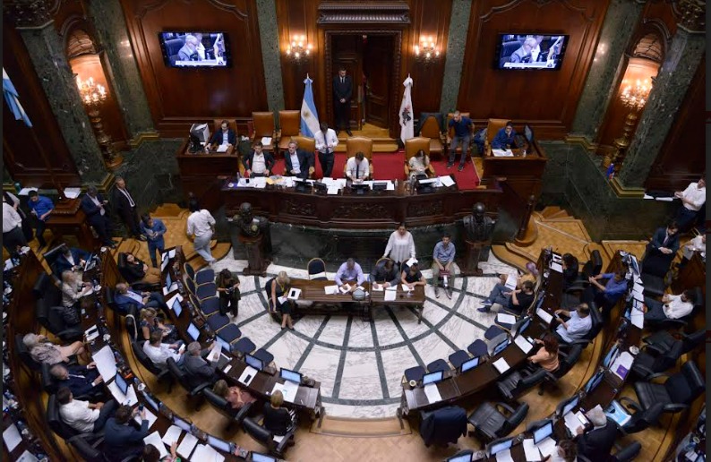 LA LEGISLATURA NO APROBÓ LA ELIMINACIÓN DEL IMPUESTO A LAS TARJETAS