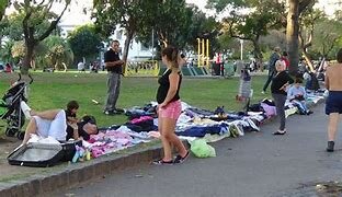 DESALOJARON A MÁS DE 2 MIL MANTEROS EN PARQUE CENTENARIO