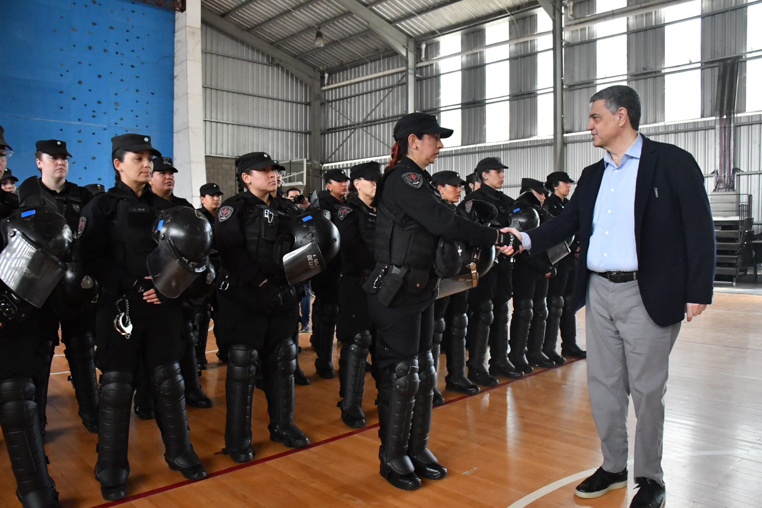 CUERPO ESPECIAL DE POLICÍAS MUJERES PARA EL ORDENAMIENTO DE LAS MANIFESTACIONES