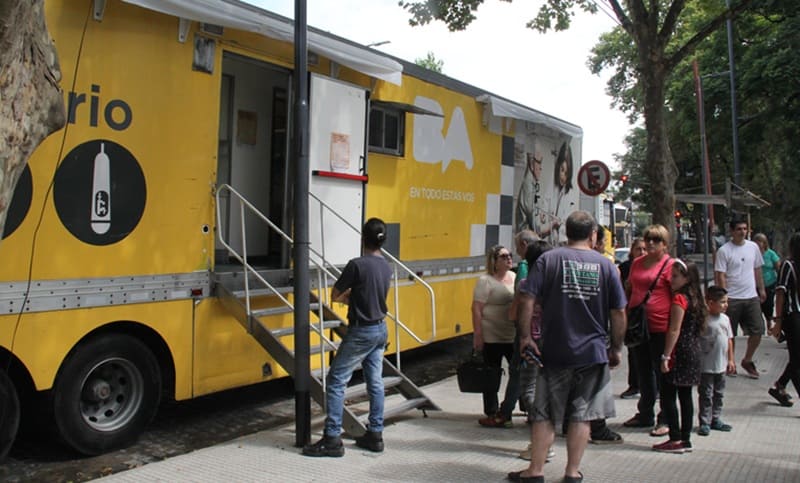 LA UNIDAD SANITARIA MÓVIL REFUERZA LA VACUNACIÓN CONTRA EL SARAMPIÓN EN PALERMO