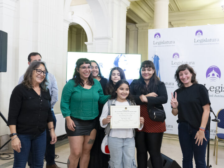 LA LEGISLATURA DISTINGUIÓ A LA RADIO COMUNITARIA 7 ESKINAS