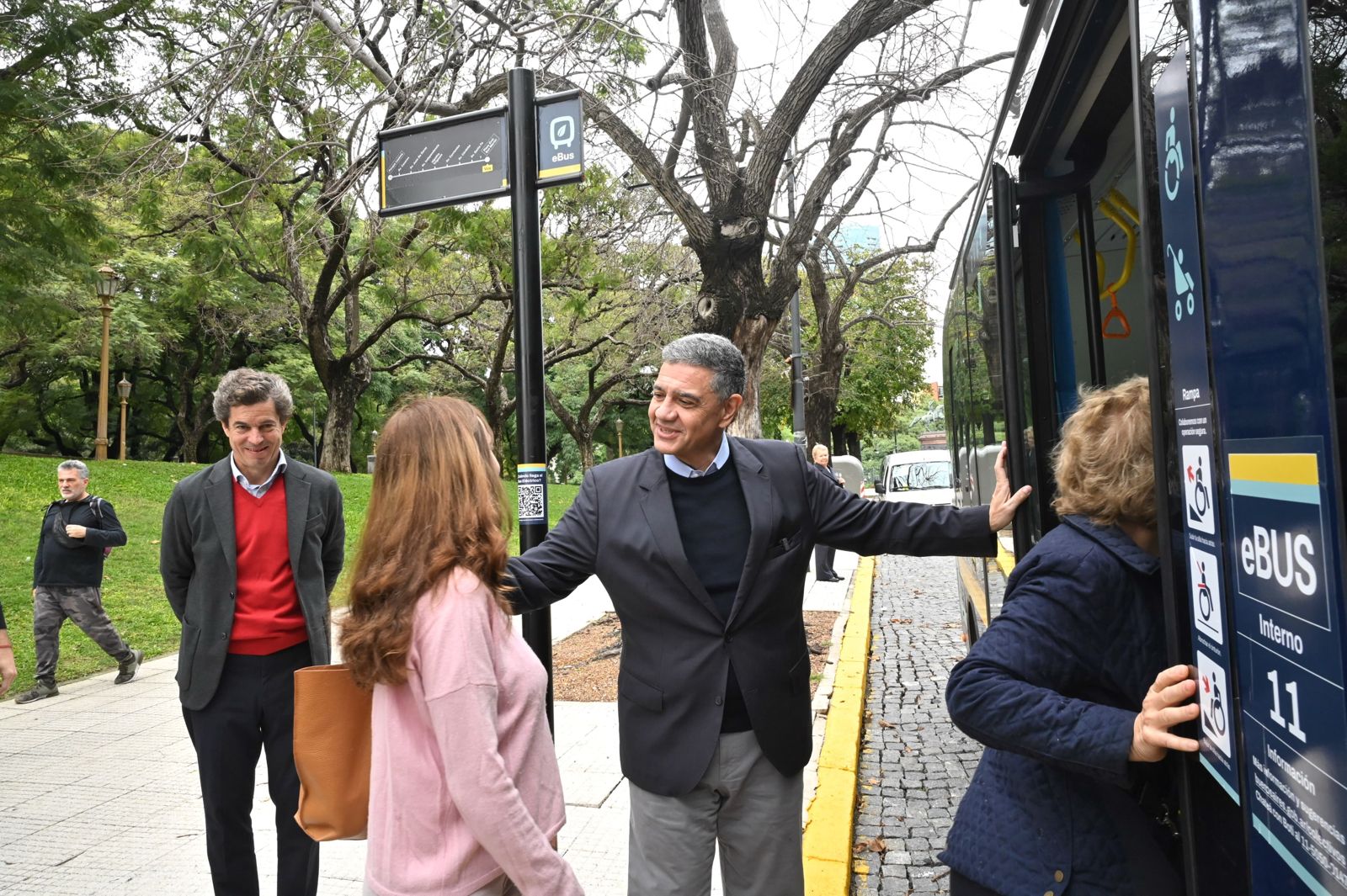 JORGE MACRI: “LOS BUSES ELÉCTRICOS TIENEN LA ÚLTIMA TECNOLOGÍA DEL MUNDO PARA MOVERNOS MEJOR”