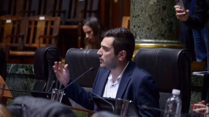EL RADICALISMO EN LA LEGISLATURA RECHAZÓ AL DNU PRESIDENCIAL QUE LIMITA EL DERECHO A HUELGA