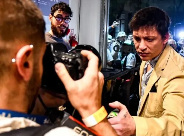 PROPONEN REPUDIAR A SANTIAGO CAPUTO POR AGRESIÓN A UN FOTOGRÁFO