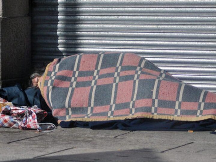 DÓNDE SE PUEDE COMER, DUCHARSE Y DORMIR SI ESTÁS EN SITUACIÓN DE CALLE