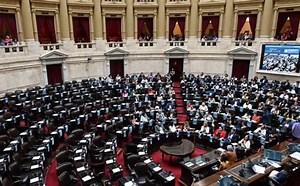 CANDIDATOS A SENADORES Y DIPUTADOS POR LA CIUDAD