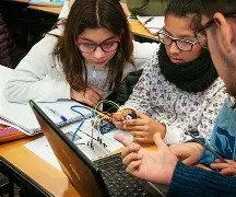LA CIUDAD ES PIONERA EN AMÉRICA LATINA EN EL USO DE INTELIGENCIA ARTIFICIAL EN ESCUELAS