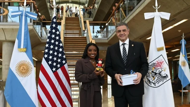 SIMÓN BILES SE REUNIÓ CON JORGE MACRI