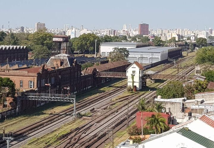 PROPONEN RECUPERAR UN PREDIO DE LOS TALLERES FERROVIARIOS DE LINIERS