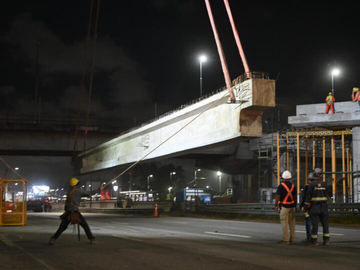 EN UN MEGAOPERATIVO NOCTURNO COLOCARON VIGAS DE 45 TONELADAS PARA AMPLIAR EL PUENTE LABRUNA SOBRE CANTILO