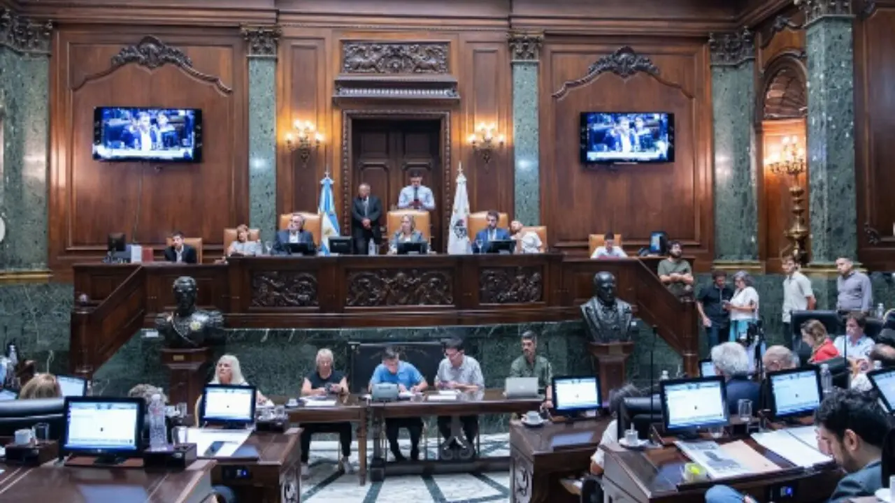 POR LAS AMENAZAS EN COLEGIOS, DIPUTADOS PORTEÑOS EXIGEN INFORMACIÓN AL GCBA