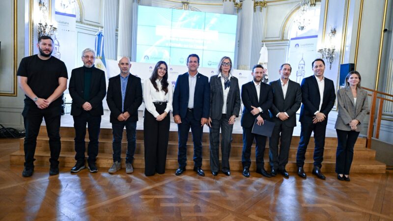 “FUTURO EN MARCHA” REUNIÓ A REFERENTES DE LOS TRES PODERES DE LA CIUDAD EN LA PRIMERA JORNADA SOBRE IA Y ESTADO