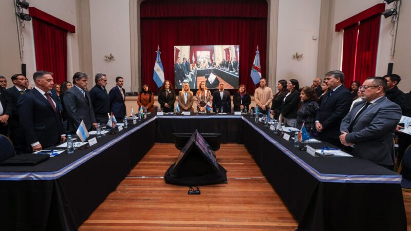 LEGISLATURAS CONECTADAS REUNIÓ EN LA RIOJA A AUTORIDADES PARLAMENTARIAS DE TODO EL PAÍS