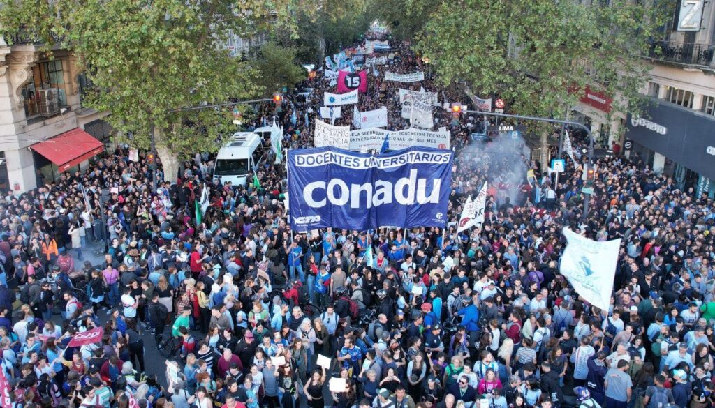 SE APROBÓ UN PARO POR EL CONFLÍCTO UNIVERSITARIO