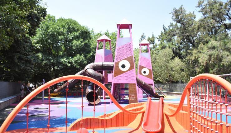 NUEVO PATIO DE JUEGOS EN PARQUE SAAVEDRA
