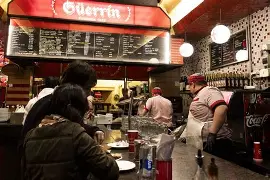 UN HOMBRE MURIÓ EN LA PIZZERÍA GüERRIN