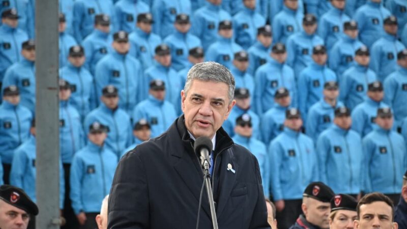 JORGE MACRI RECONOCIÓ A LOS MEJORES CADETES DE LA POLICÍA DE LA CIUDAD