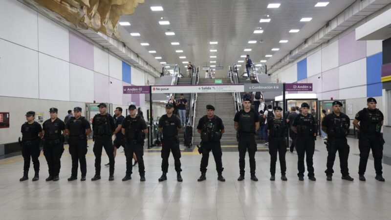 GRAN OPERATIVO POLICIAL EN EL SUBTE
