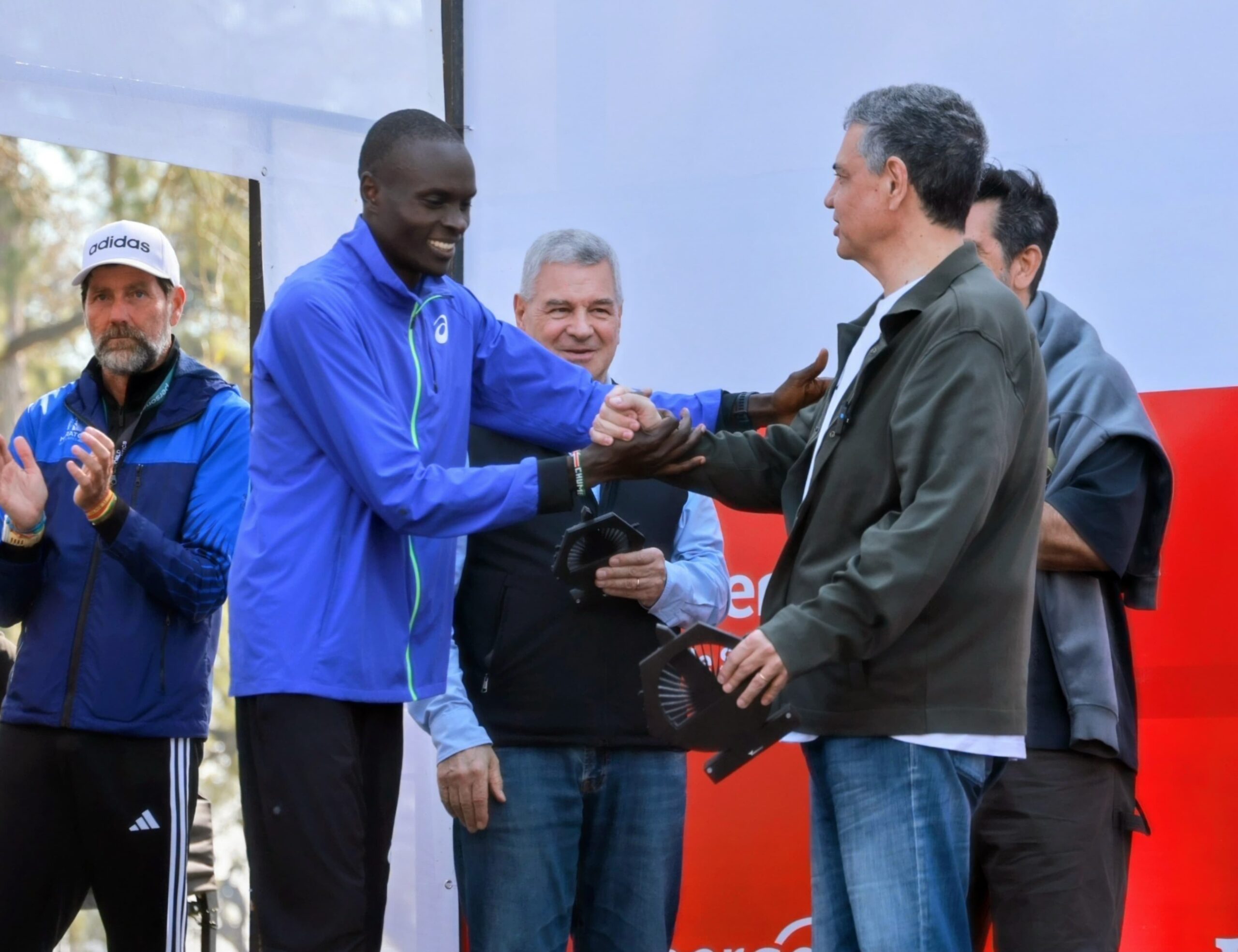 UNA GRAN FIESTA DEPORTIVA: MÁS DE 16 MIL CORREDORES DE 64 PAÍSES DISPUTARON LA MARATÓN EN LAS CALLES DE LA CIUDAD