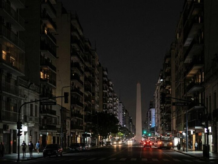 SE BARAJAN SANCIONES POR EL APAGÓN MASIVO