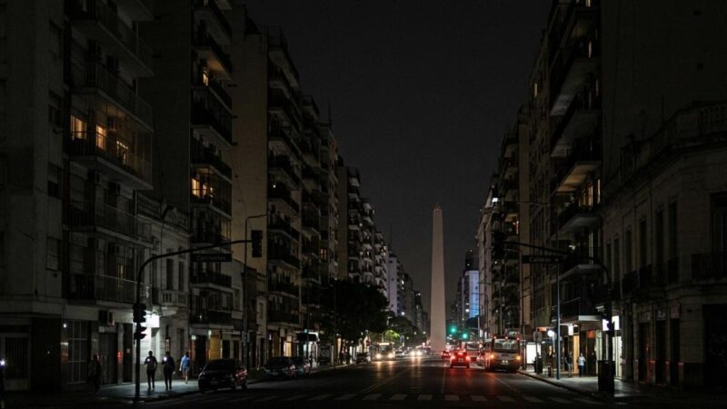 SE BARAJAN SANCIONES POR EL APAGÓN MASIVO