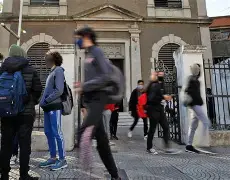 PIDEN INFORMES POR LA CONTINUDAD GRADOS Y CURSOS EN ESCUELAS PORTEÑAS