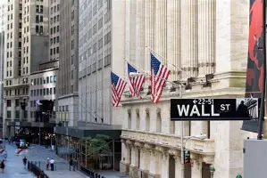 CEDE EL RIESGO PAÍS Y COTIZAN EN ALZA LOS BONOS Y ACCIONES ARGENTINAS