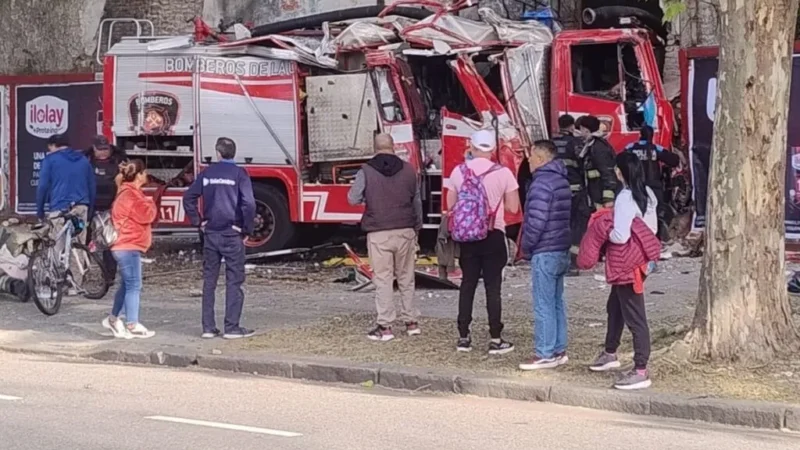UN AUTOBOMBA CHOCÓ HOY CONTRA LA EX CÁRCEL DE CASEROS