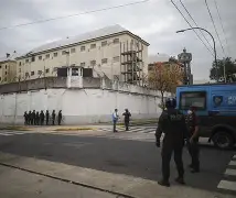 COMENZÓ EL TRASLADO DE DETENIDOS DESDE LA CÁRCEL DE DEVOTO A MARCOS PAZ